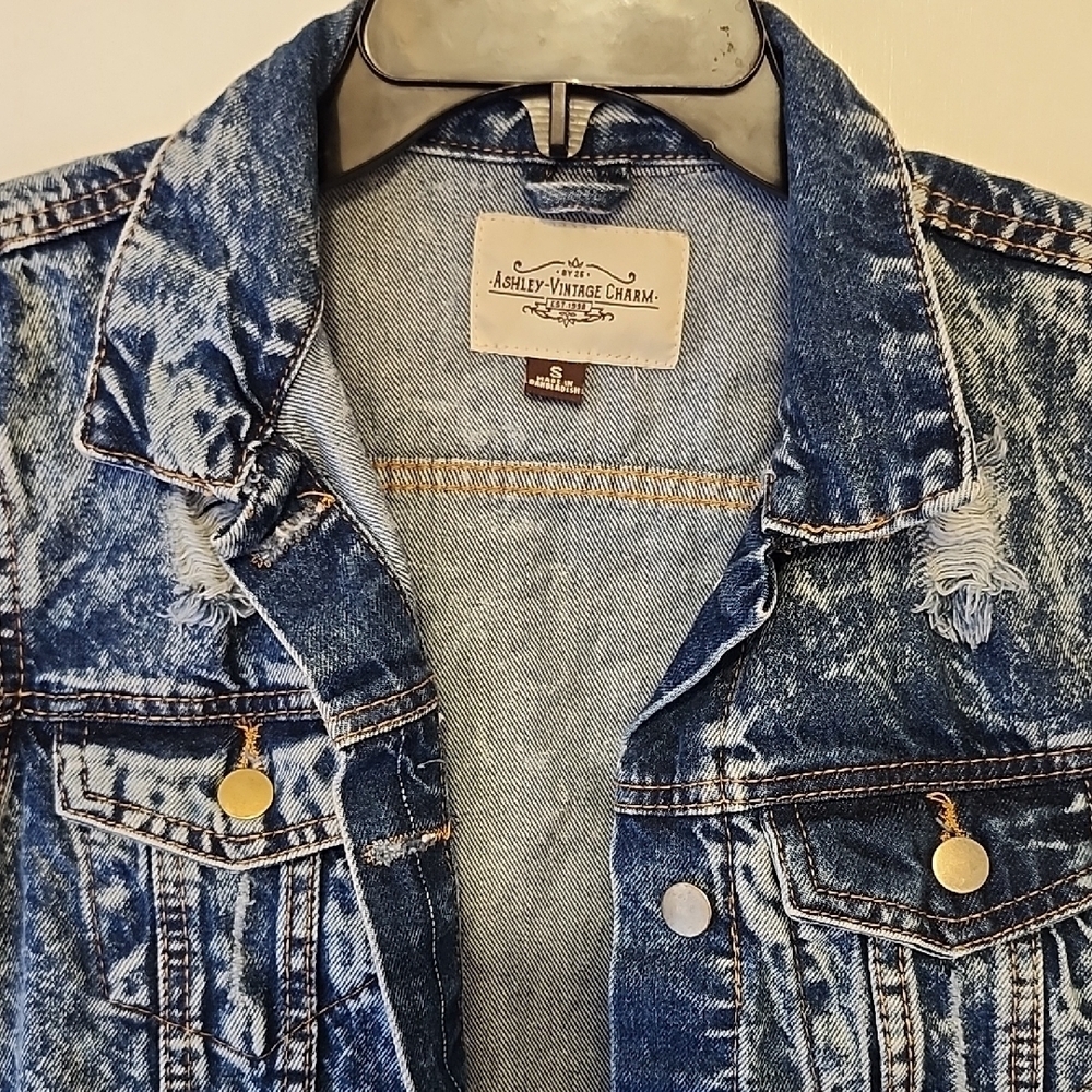 Ashley Vintage Charm Jean Jacket with Classic Design and Contrast Stitching - Picture 6 of 6